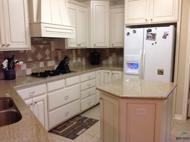 8418 Lakeway Dr, Tyler, TX 75703 - photo 4