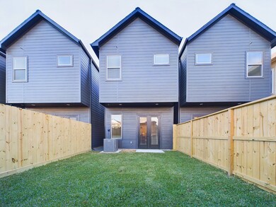 1722 Laverne St unit B, Houston, TX 77080 - photo 4