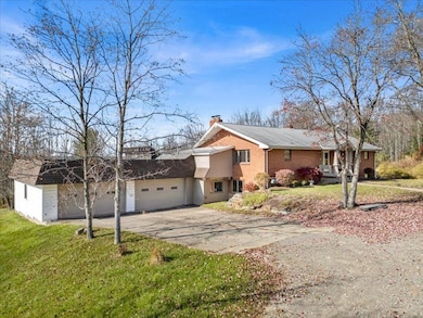 305 Twist Run Rd, Endicott, NY 13760 - photo 2