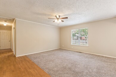 910 N 2nd St, Jenks, OK 74037 - photo 3