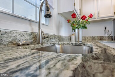 12517 Kemmerton Ln, Bowie, MD 20715 - photo 4