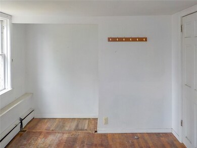 8 Clarence St, South Dartmouth, MA 02748 - photo 4