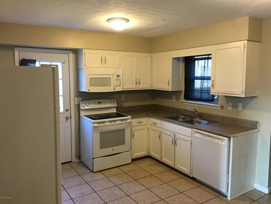 8315 Smyrna Pkwy, Louisville, KY 40228 - photo 5