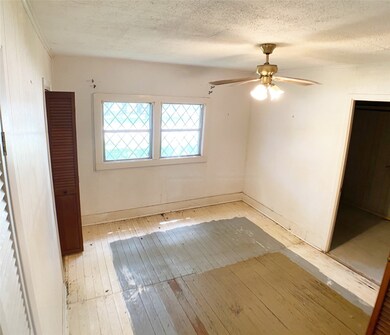 2421 Cottonwood Ave, Bay City, TX 77414 - photo 6