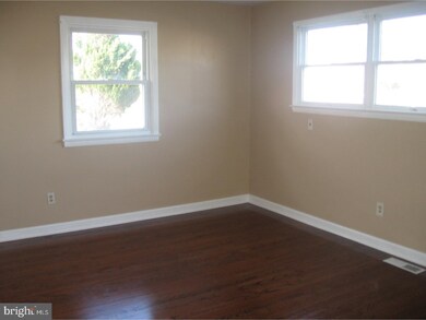 301 Lawrence Rd, Broomall, PA 19008 - photo 7