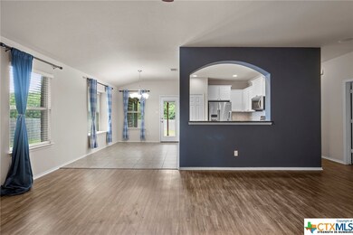 706 Leah Dr, Troy, TX 76579 - photo 5