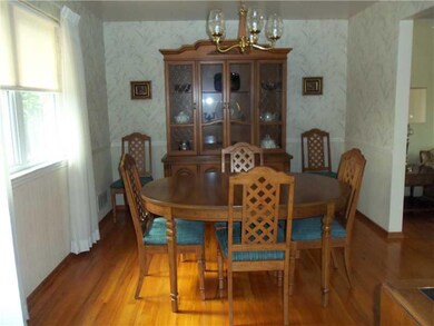 Dining Room. FORMAL DINING ROOM