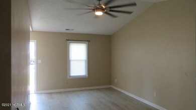 113 Creekview Dr, Jacksonville, NC 28540 - photo 2