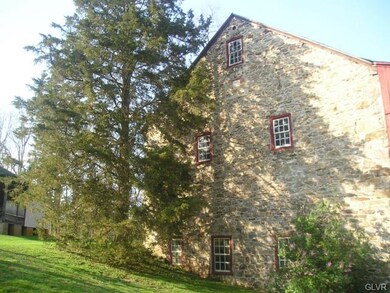 8442 Yeakels Rd unit 8446, Zionsville, PA 18092 - photo 7