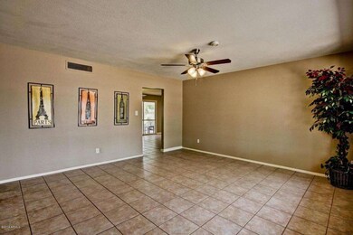 4 Living Room 1 E