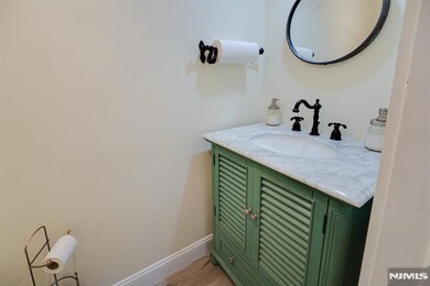 3 Acorn Rd, Secaucus, NJ 07094 - photo 7