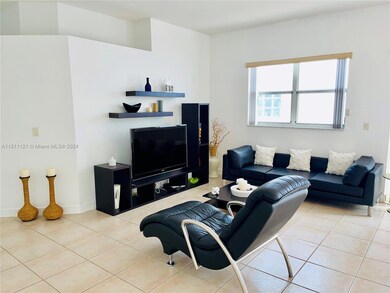 10748 NW 70th Ln, Doral, FL 33178 - photo 5