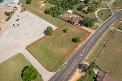 1047 N Main St, Springtown, TX 76082 - photo 2