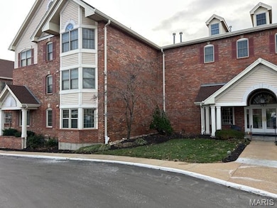 567 Sarah Ln unit 301, Saint Louis, MO 63141 - photo 4