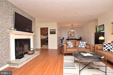 11959 Cardamom Dr, Woodbridge, VA 22192 - photo 5