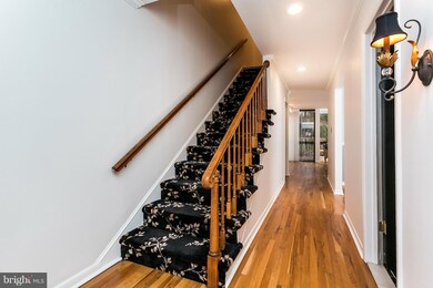 8 Malibu Ct, Towson, MD 21204 - photo 3