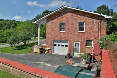 202 E Wynnbrook Dr, Hendersonville, NC 28792 - photo 7