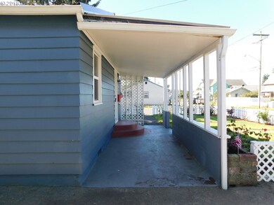 515 Railroad Ave, Myrtle Point, OR 97458 - photo 5