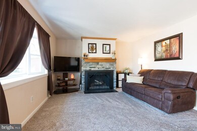 102 Southview Ln, Pasadena, MD 21122 - photo 4