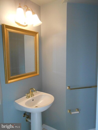 1735 Braddock Place unit 303, Alexandria, VA 22302 - photo 5