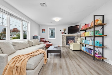 54 Raymond St, East Providence, RI 02914 - photo 3