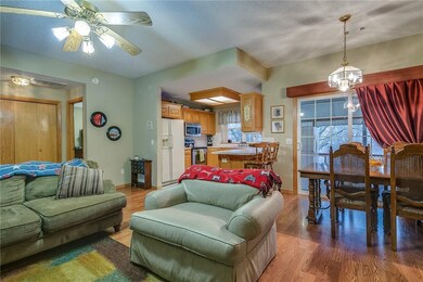 4 White Parish Ln, Bella Vista, AR 72714 - photo 4