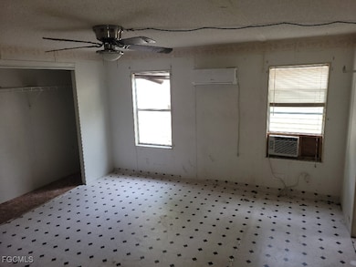 12040 Live Oak Dr, Fort Myers, FL 33908 - photo 6