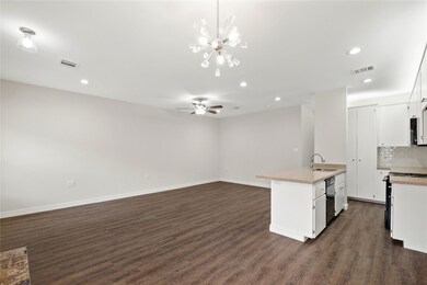 8207 Sandra St unit B, Houston, TX 77016 - photo 4