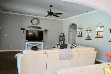 203 Meandering Ct, Granbury, TX 76049 - photo 6