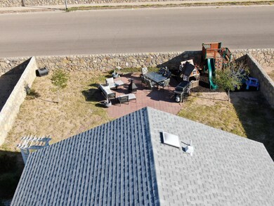 14321 Desert Cactus Dr, Horizon City, TX 79928 - photo 5