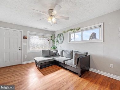 813 W 14th St, Front Royal, VA 22630 - photo 6