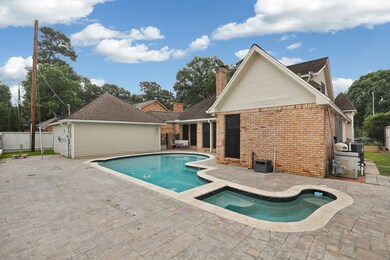 11626 Gatesden Dr, Tomball, TX 77377 - photo 2