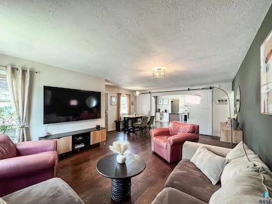 3205 E 18th St, Sioux Falls, SD 57103 - photo 5