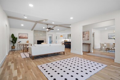 6134 Glennox Ln, Dallas, TX 75214 - photo 6