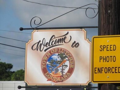 Town of Lutcher signage.