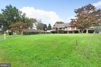 17537 Woodlawn Dr, Hagerstown, MD 21740 - photo 3