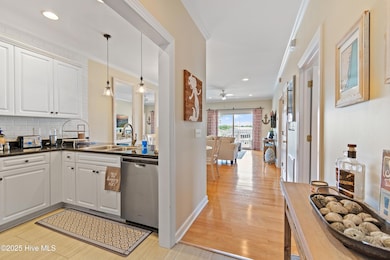 614 W Brown St unit A, Southport, NC 28461 - photo 3