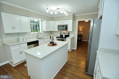 327 Hillsmere Dr, Annapolis, MD 21403 - photo 5