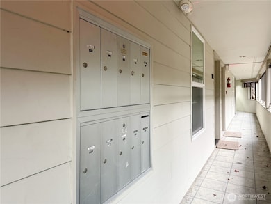 2334 Thorndyke Ave W unit 202, Seattle, WA 98199 - photo 4