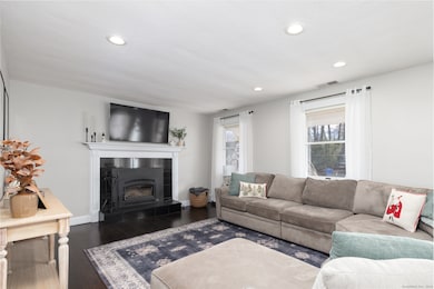 109 Dogwood Ln, Bristol, CT 06010 - photo 3