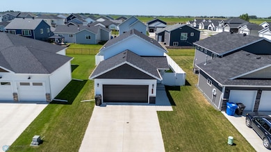 7223 27th St S, Fargo, ND 58104 - photo 5