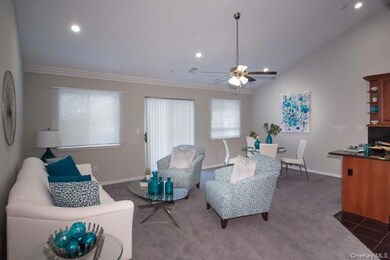 5000 Townehouse Dr unit 3102, Coram, NY 11727 - photo 5