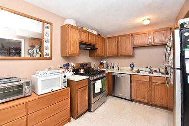 802 Brookhaven Ln, Woonsocket, RI 02895 - photo 3