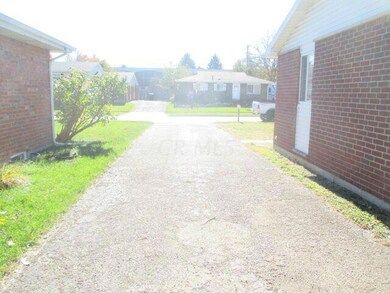 332 Crowley Rd, Columbus, OH 43207 - photo 3