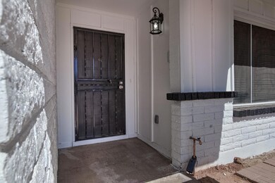 1942 E Colgate Dr-8