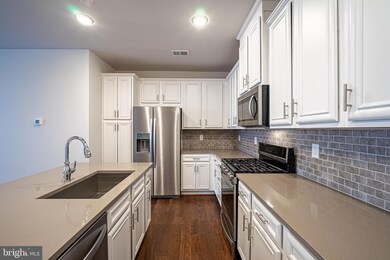 13337 Launders St unit 133, Herndon, VA 20171 - photo 6