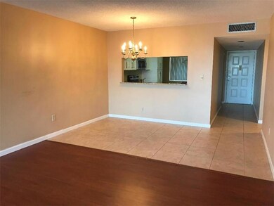 Dining room w/passthrough from kitchen