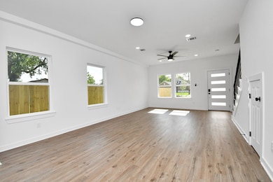 8418 Observatory St, Houston, TX 77088 - photo 5