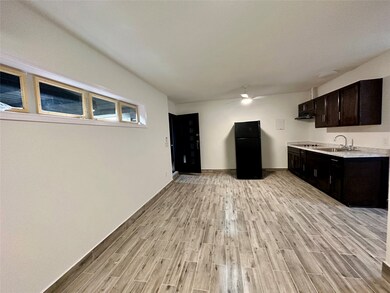 6107 Vinewood Dr, Houston, TX 77088 - photo 2