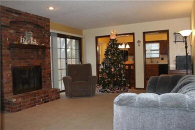 10237 Noland Rd, Lenexa, KS 66215 - photo 4